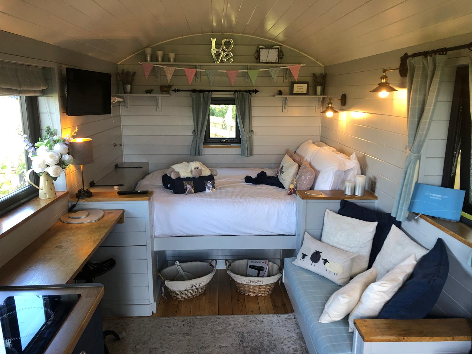 WhatsApp Image 2025-11-23 at 18.13.25_4d23b592